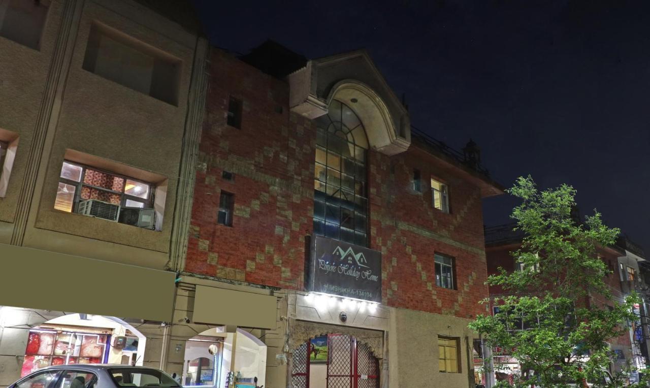 Hotel Vikrant Pinjaur Zewnętrze zdjęcie